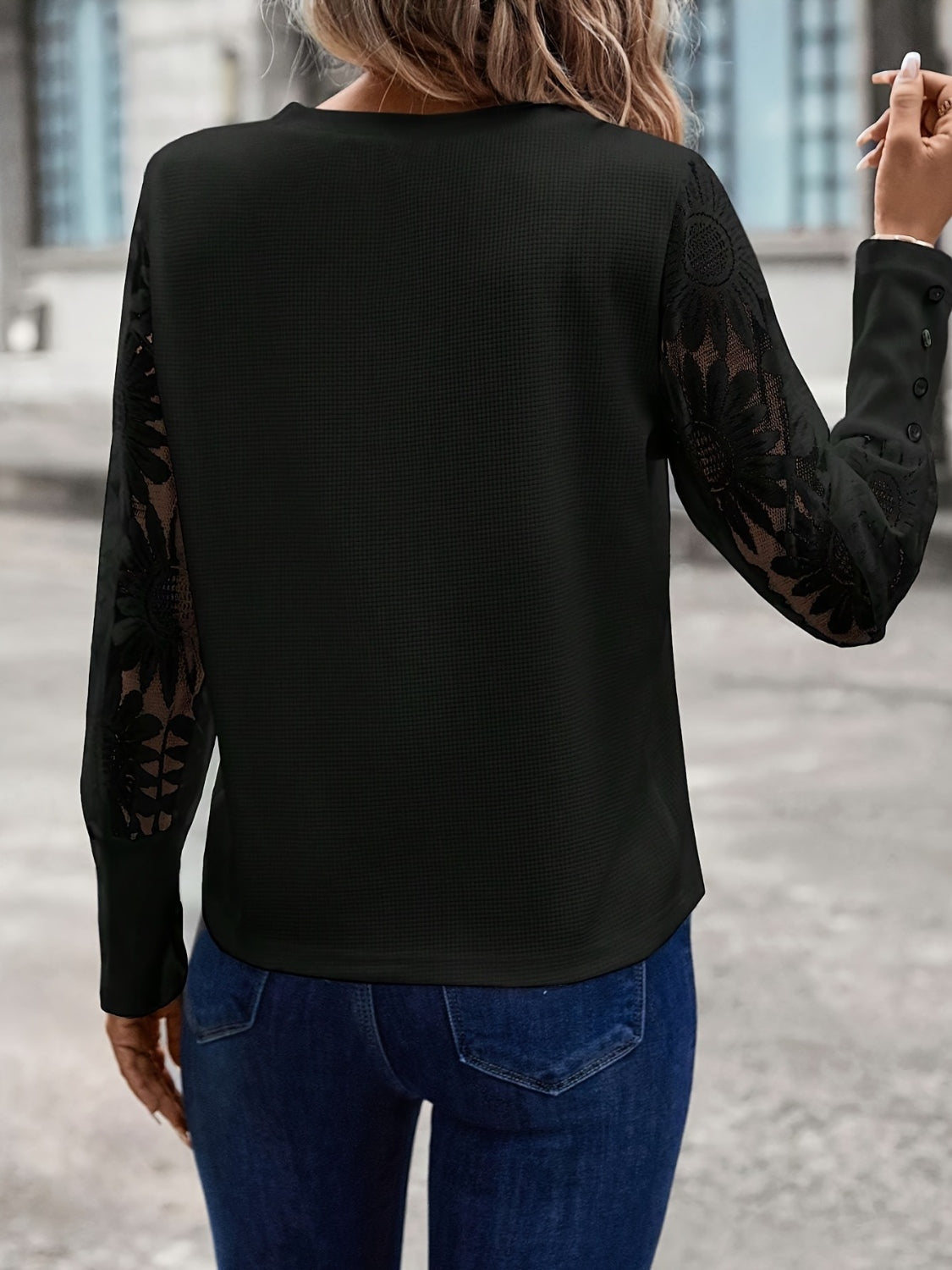 Round Neck Lace Long Sleeve Top